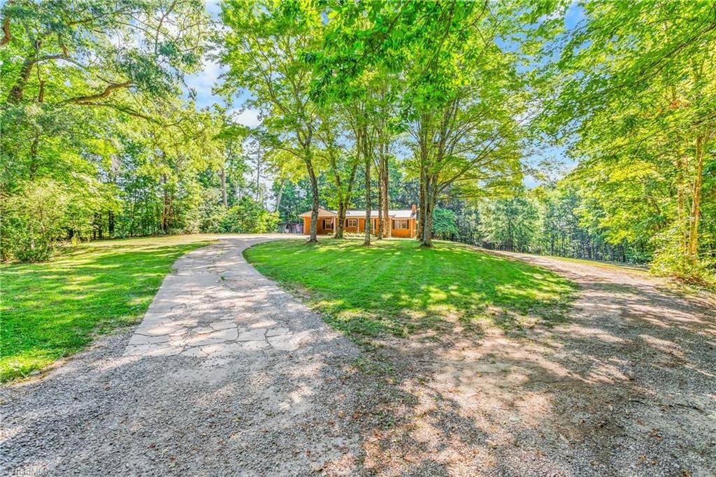 Photo of 2058 Pleasant View Church Road, Danbury, NC 27016 (MLS # 1225070)