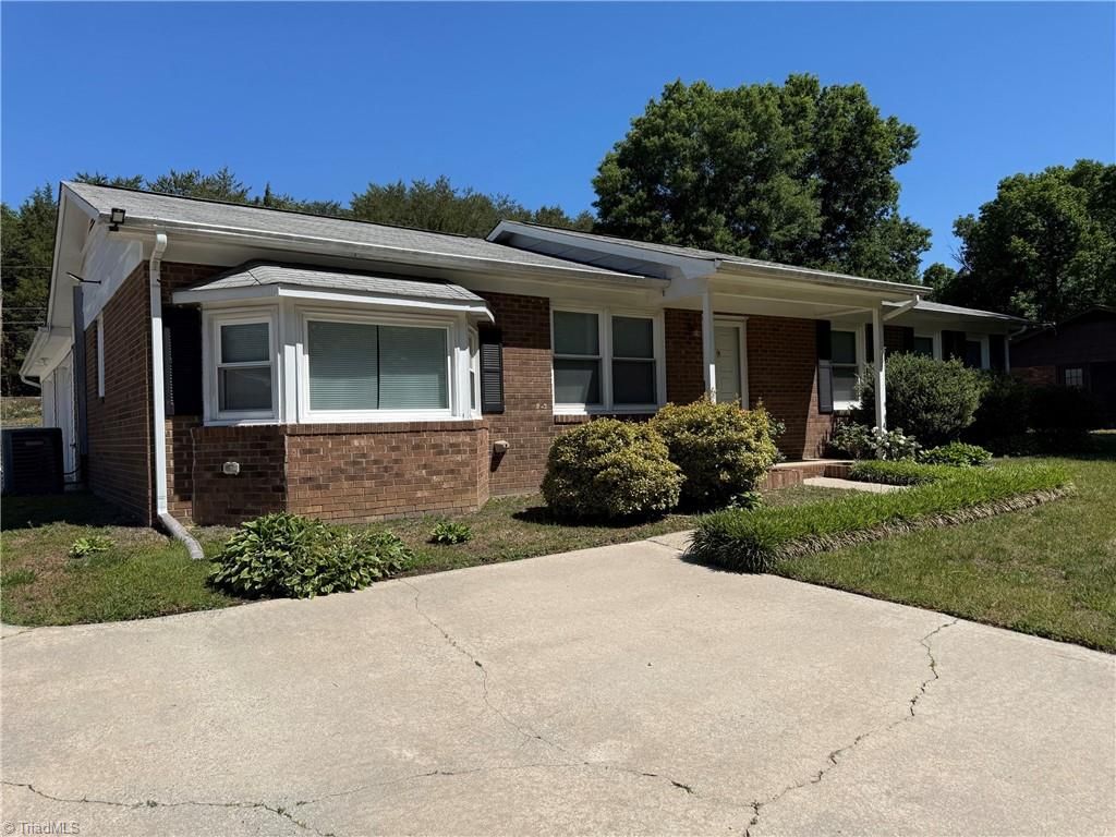 Photo of 8933 Ambridge Drive, Kernersville, NC 27284 (MLS # 1218484)