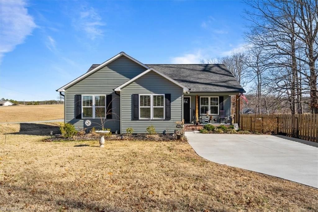 Photo of 472 Watford Road, Thomasville, NC 27360 (MLS # 1207320)