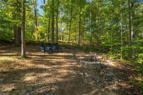 A home in Kernersville