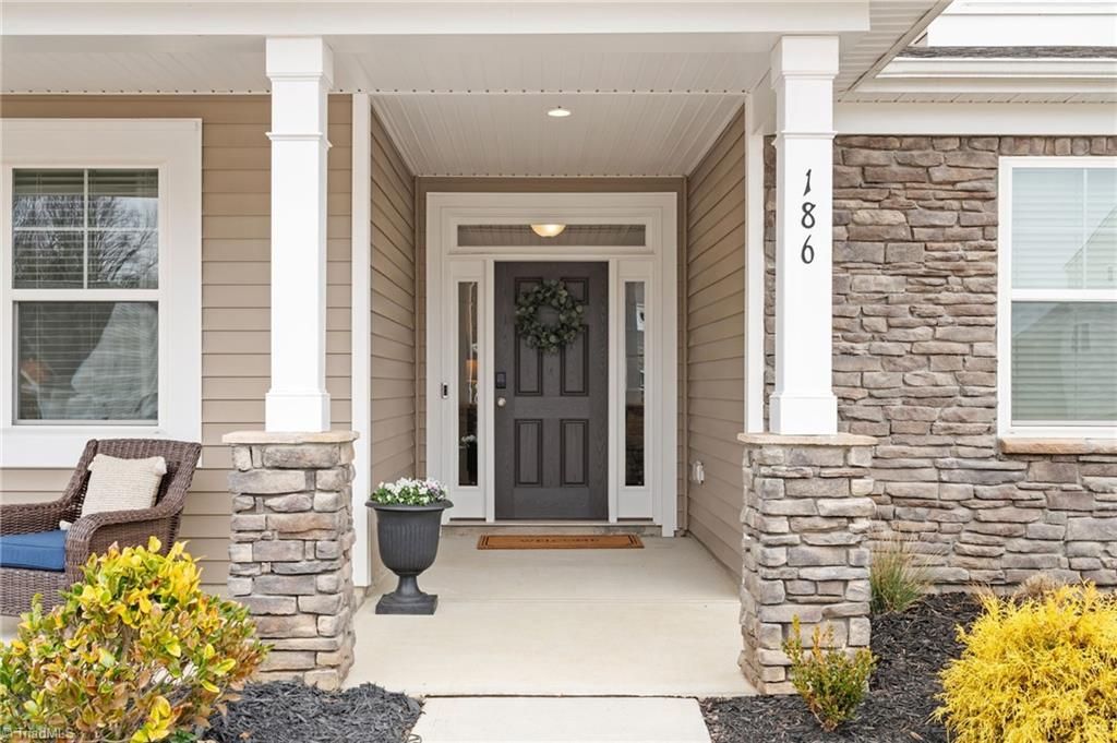 Photo of 186 Park Place Circle, Winston-Salem, NC 27107 (MLS # 1212628)