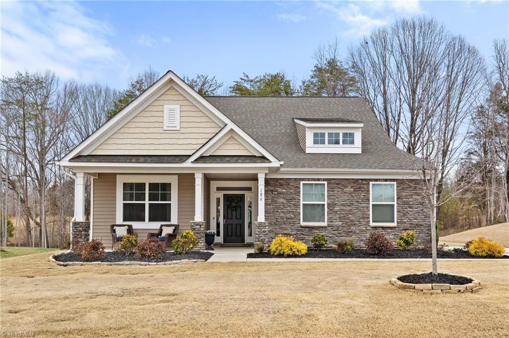 Photo of 186 Park Place Circle, Winston-Salem, NC 27107 (MLS # 1212628)