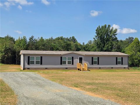 Homes For Sale - 3195 Quick Road<br/> Ruffin, NC 27326