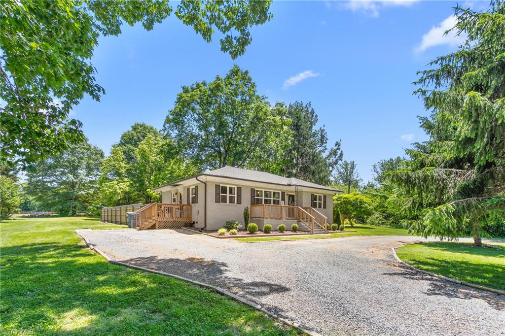 827 Loop Road, Burlington, North Carolina image 1