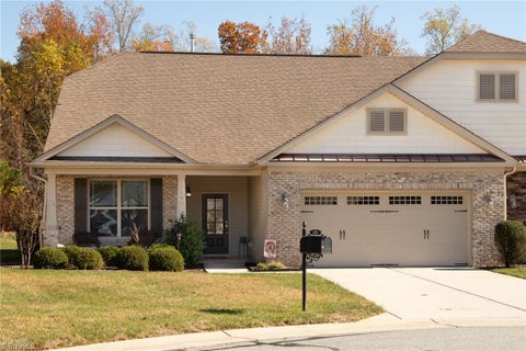 Townhouse For Sale - 3606 Sainsbury Lane<br/> Greensboro, NC 27409