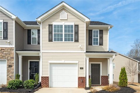 Townhouse For Sale - 1261 Adrian Court<br/> Mebane, NC 27302