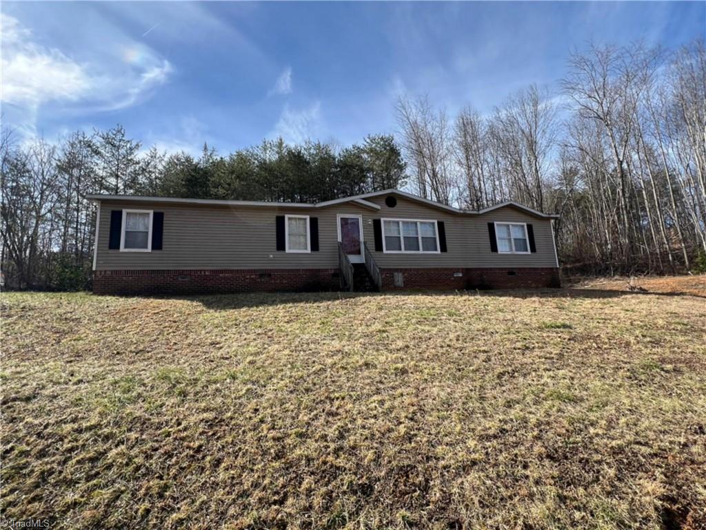 View Mount Airy, NC 27030 mobile home