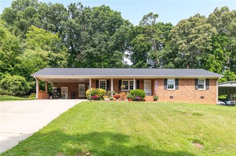 Homes For Sale - 1019 Ingram Drive<br/> Asheboro, NC 27203