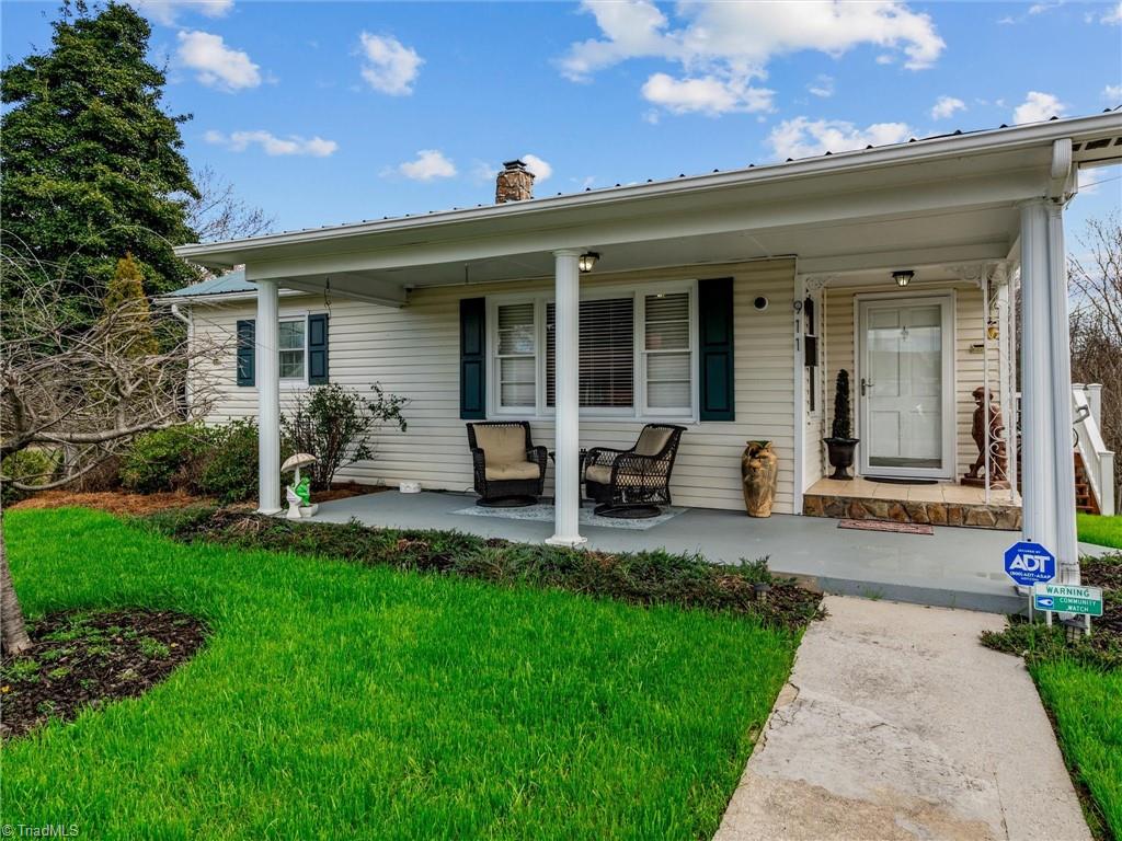 Photo of 911 Banner Street, Mount Airy, NC 27030 (MLS # 1236870)