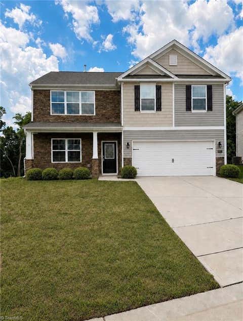Homes For Sale - 3696 Waterford Oak Court<br/> High Point, NC 27265