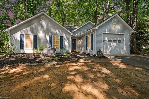 Homes For Sale - 9520 Jefferson Valley Drive<br/> Rural Hall, NC 27045