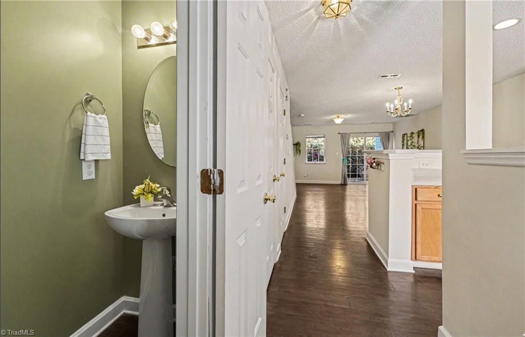 Photo of 140 Tannenbaum Circle, Greensboro, NC 27410 (MLS # 1209096)