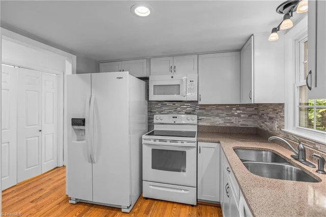 514 Edinburgh Drive, photo 5 of 30