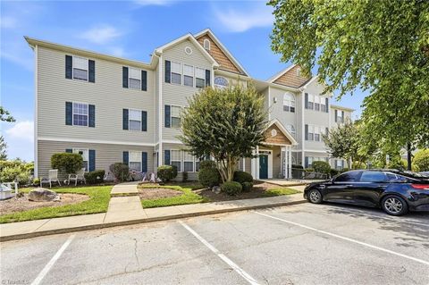 Condo For Sale - 6105 Hedgecock Circle #2B<br/> Davidson County, High Point, NC 27265