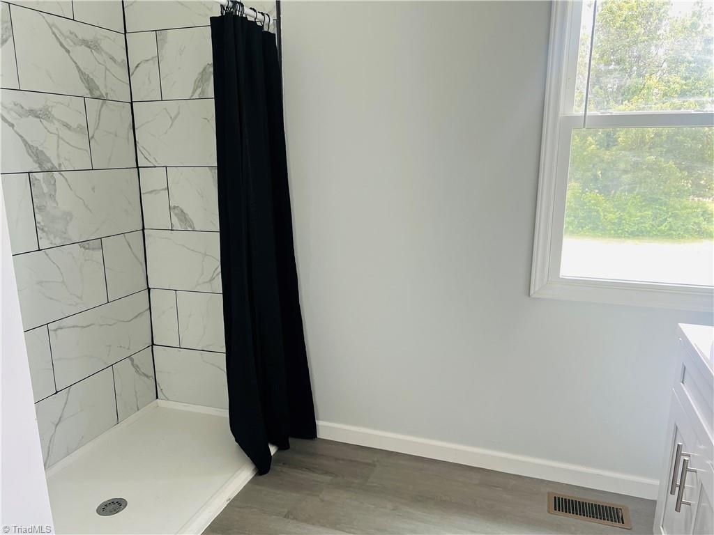 1406 E Pine Street, Mount Airy, North Carolina image 6