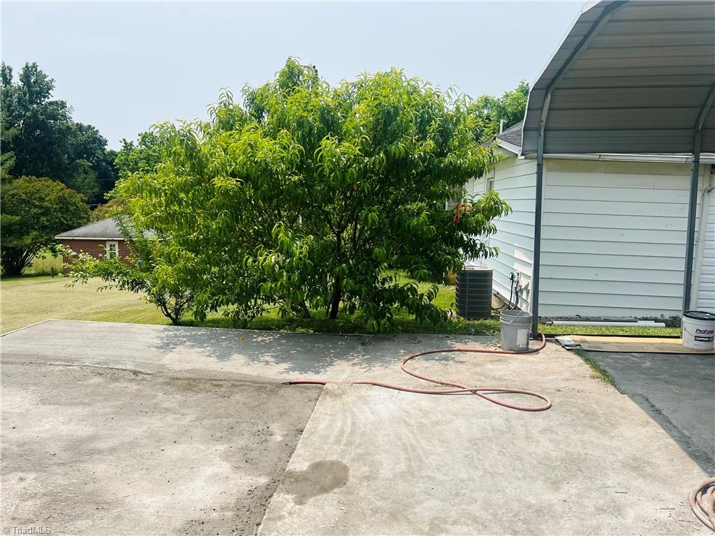 1406 E Pine Street, Mount Airy, North Carolina image 11