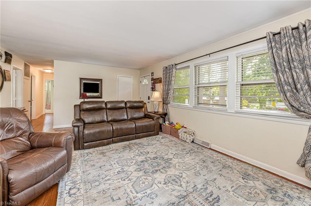 3104 Canterbury Street, Greensboro, North Carolina image 5