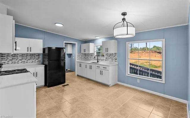 5754 Zelma Boulevard, photo 5 of 48