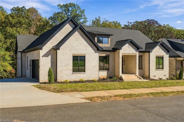 132 Glen Brooke Lane, photo 2 of 41