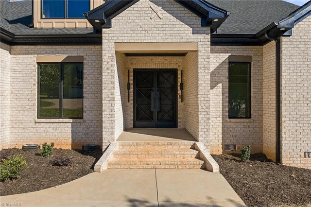 132 Glen Brooke Lane, photo 4 of 41