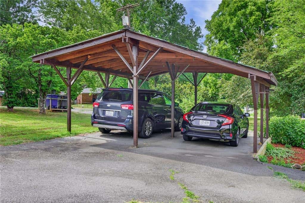 Photo of 4908 Southwin Drive, Winston-Salem, NC 27104 (MLS # 1225129)