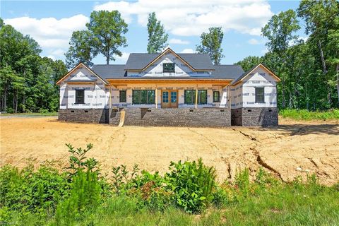 Homes For Sale - 1641 Badin Lane<br/> Asheboro, NC 27205