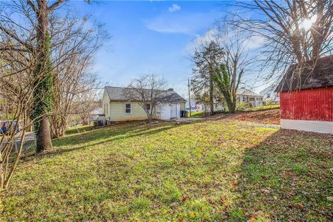 A home in Mount Airy