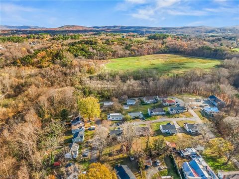 A home in Mount Airy