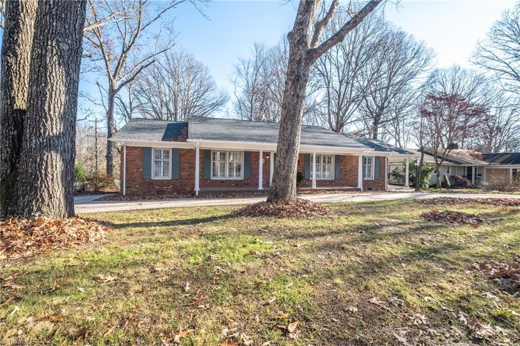 Photo of 2201 Hathaway Drive, Greensboro, NC 27408 (MLS # 1203791)