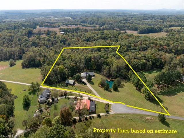 418 Cristi Lane, photo 2 of 50