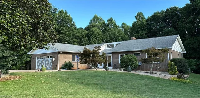 418 Cristi Lane, photo 4 of 50