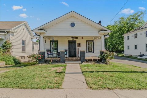 Homes For Sale - 130 W Elm Street<br/> Mount Airy, NC 27030