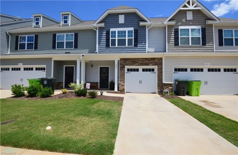 Townhouse For Sale - 823 Pryor Street<br/> Mebane, NC 27302