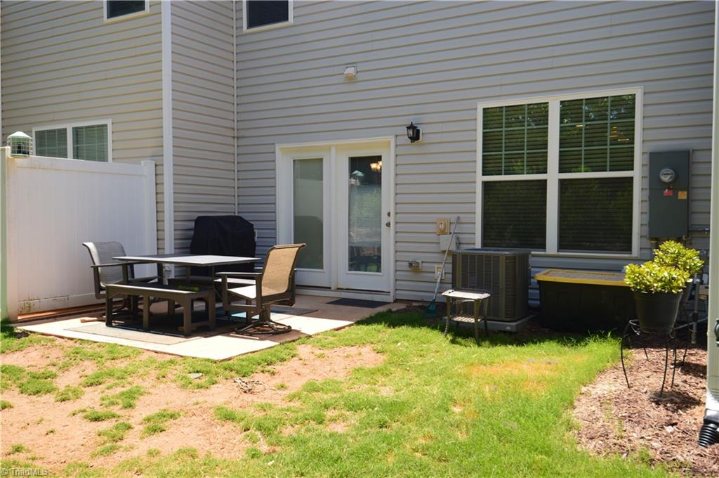 823 Pryor Street