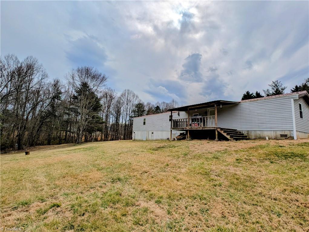 121 W Crosswinds Court, Mount Airy, North Carolina image 1