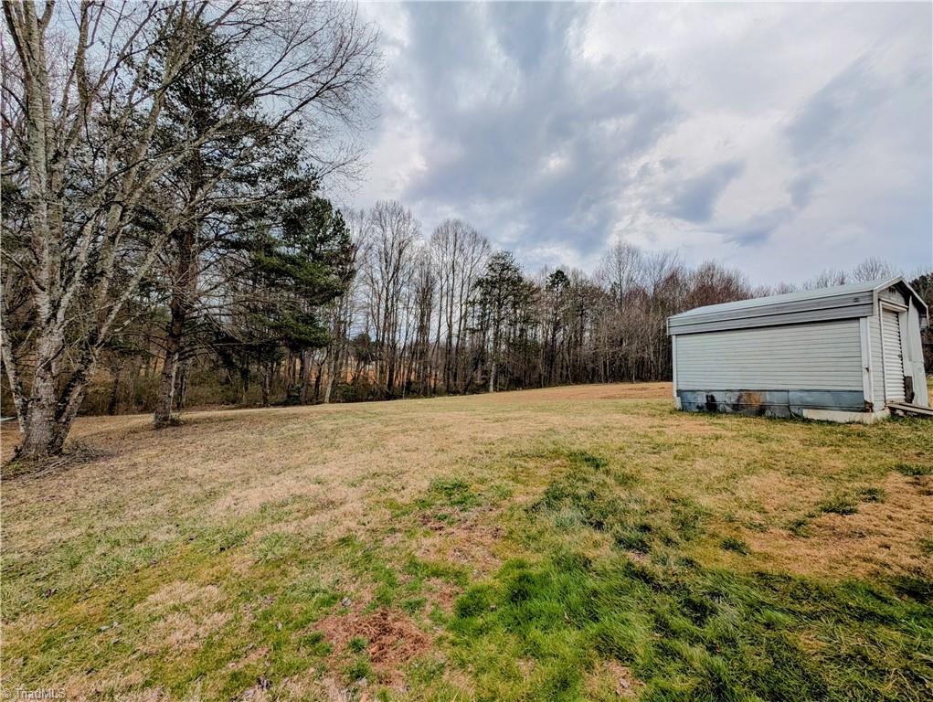 121 W Crosswinds Court, Mount Airy, North Carolina image 9
