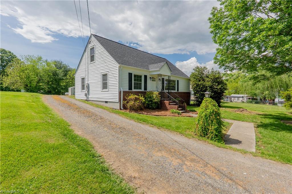 116 Dogwood Drive, Mount Airy, North Carolina image 2