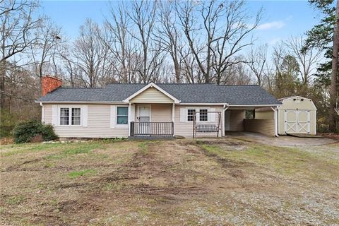 Homes For Sale - 3533 Denton Road<br/> Thomasville, NC 27360