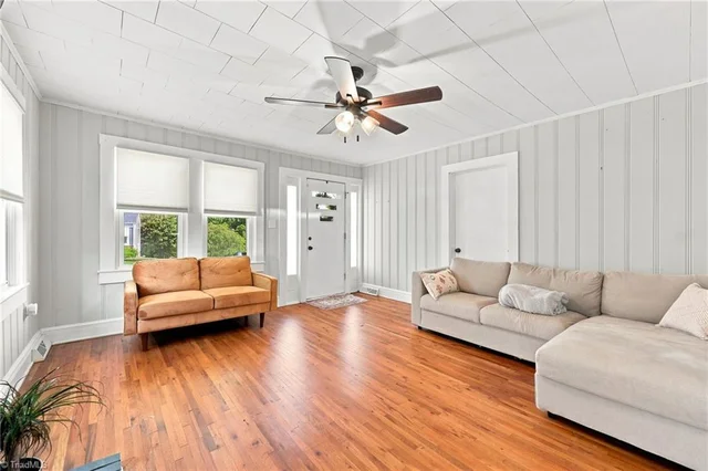 144 Decatur Avenue, photo 2 of 24