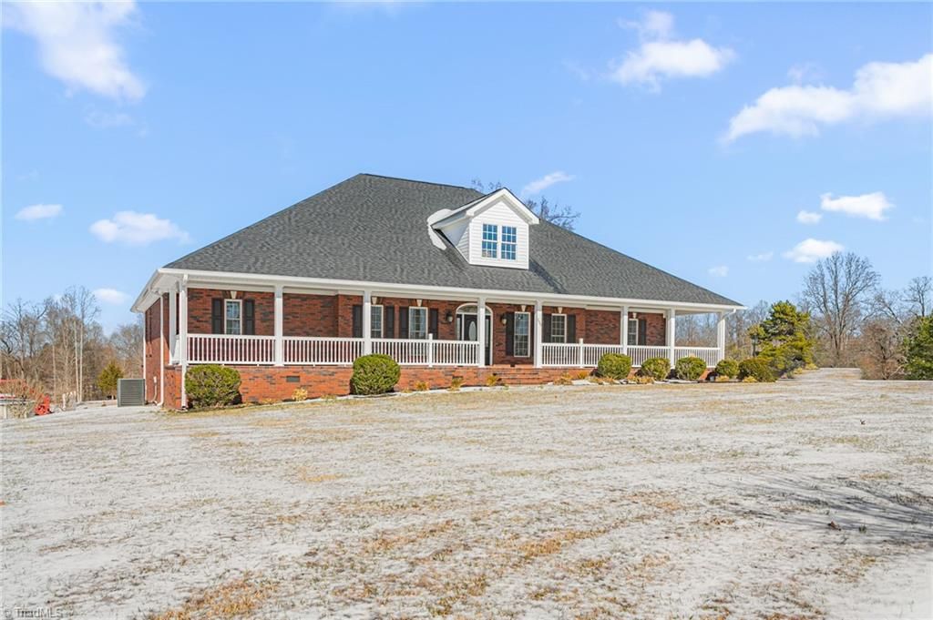 Photo of 259 Lynne Terry Drive, Thomasville, NC 27360 (MLS # 1207890)