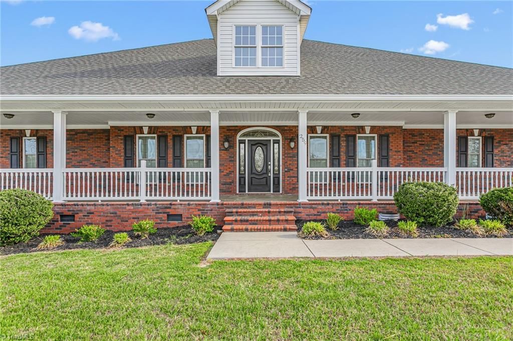 Photo of 259 Lynne Terry Drive, Thomasville, NC 27360 (MLS # 1207890)