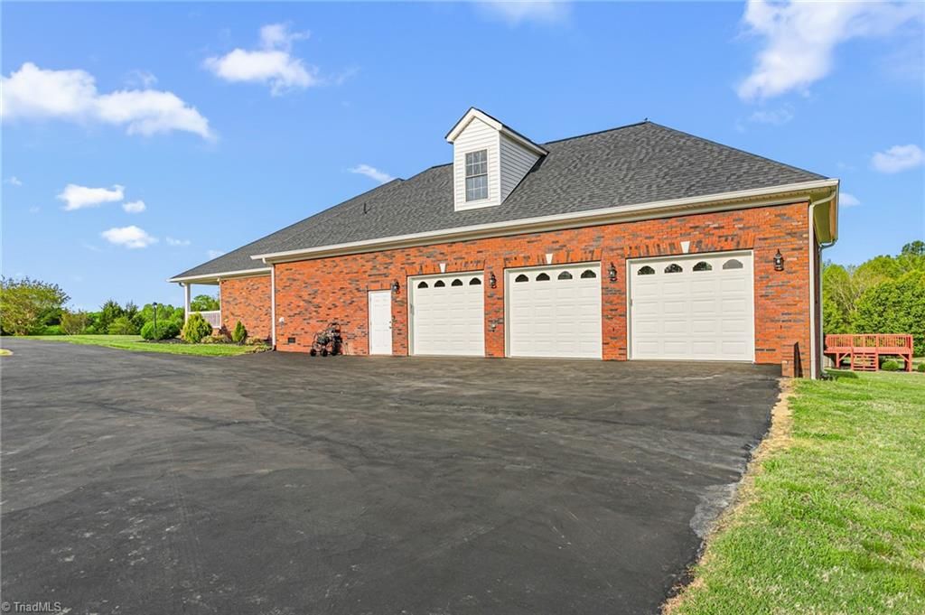 Photo of 259 Lynne Terry Drive, Thomasville, NC 27360 (MLS # 1207890)