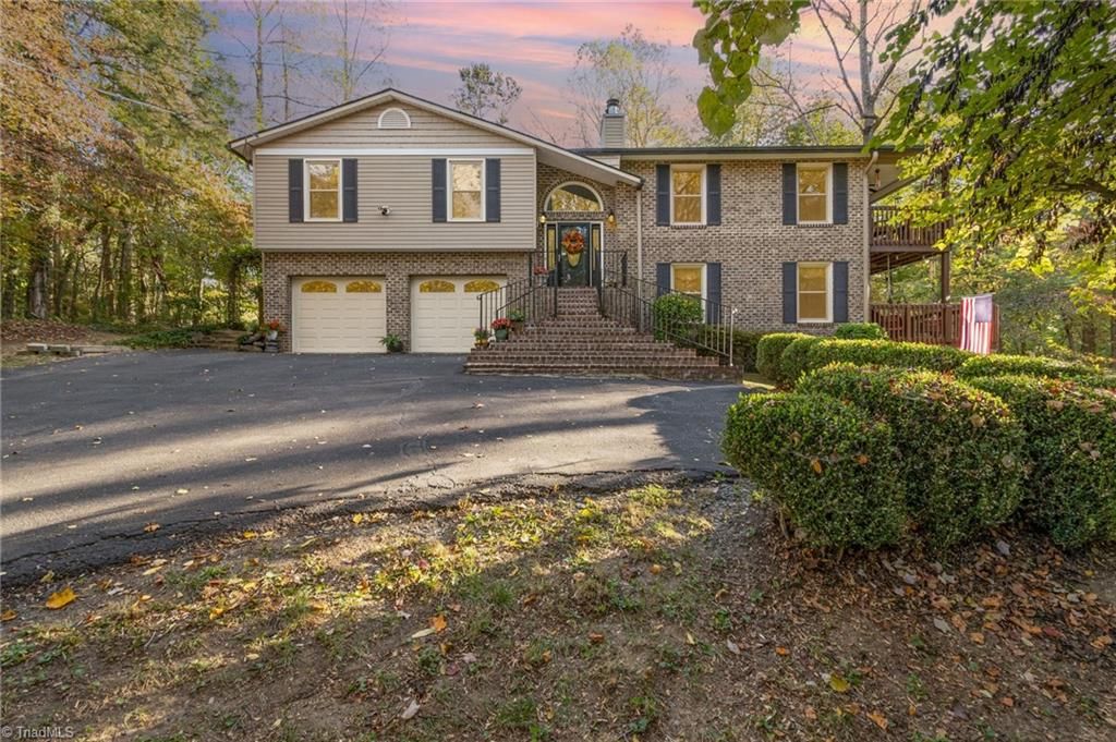 Photo of 4550 Longworth Drive, Kernersville, NC 27284 (MLS # 1204126)
