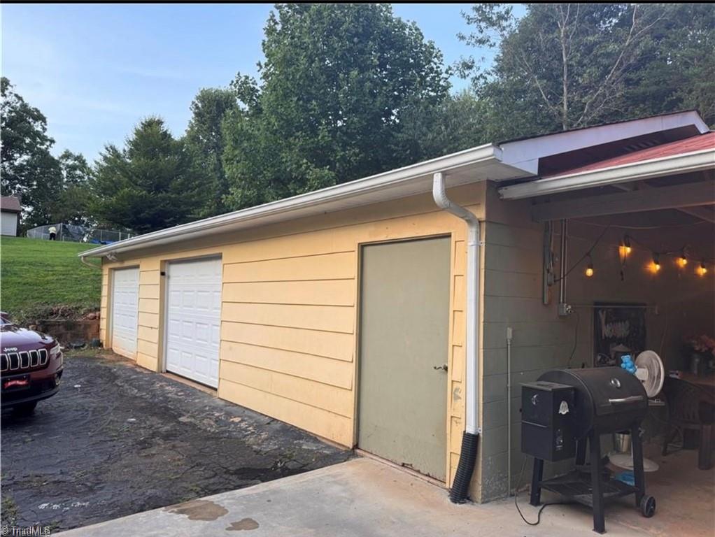 357 Town N Country Drive, Wilkesboro, North Carolina image 10