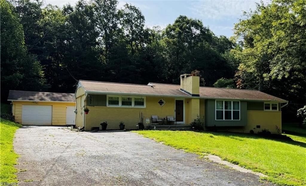 357 Town N Country Drive, Wilkesboro, North Carolina image 14