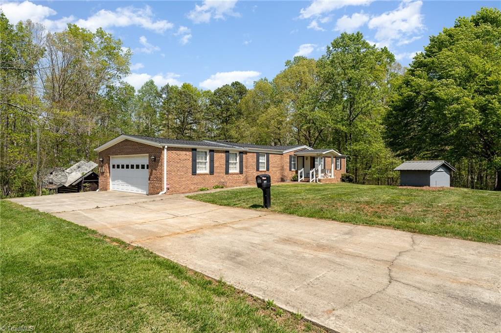 5013 Friendship Circle Road, East Bend, North Carolina image 3