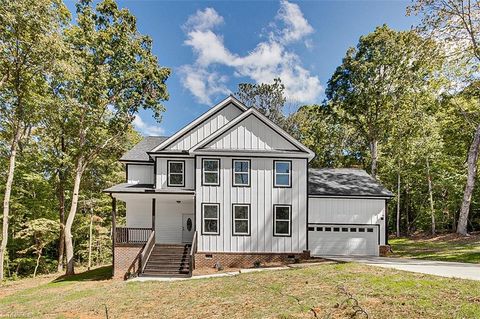 Homes For Sale - 1559 Allen Court<br/> Randolph County, Asheboro, NC 27205