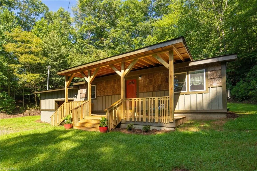 190 Hummingbird Lane, Fleetwood, NC, 28626