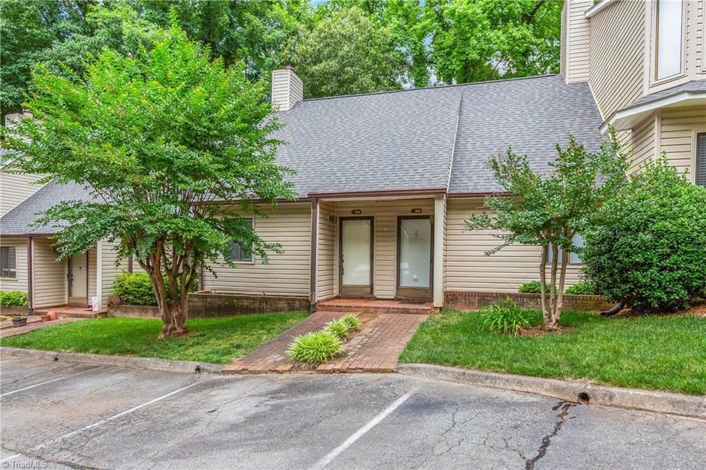 Photo of 304 Winding Forest Drive, Winston-Salem, NC 27104 (MLS # 1222160)