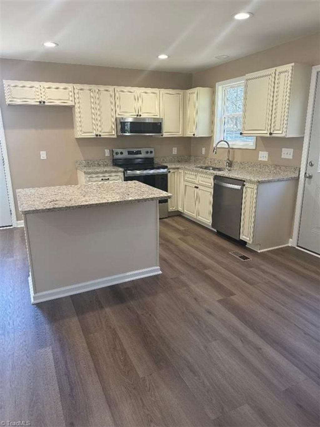 Photo of 511 South Road, High Point, NC 27262 (MLS # 1202711)